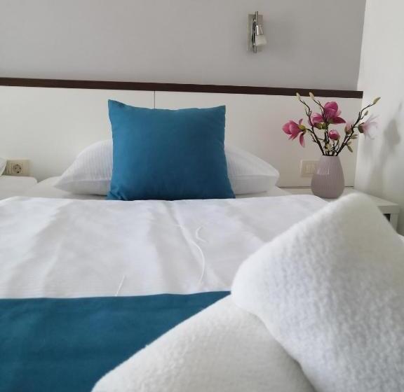 اتاق استاندارد, Dina