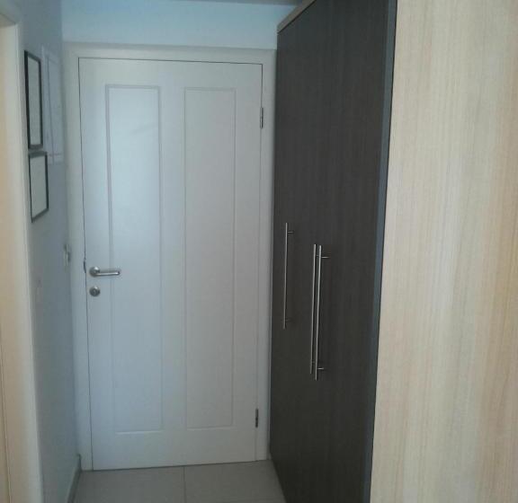 اتاق استاندارد, Dina