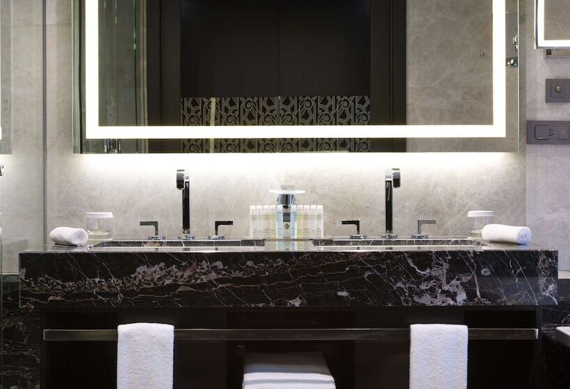 סוויטה, Doubletree By Hilton Hotel Minsk