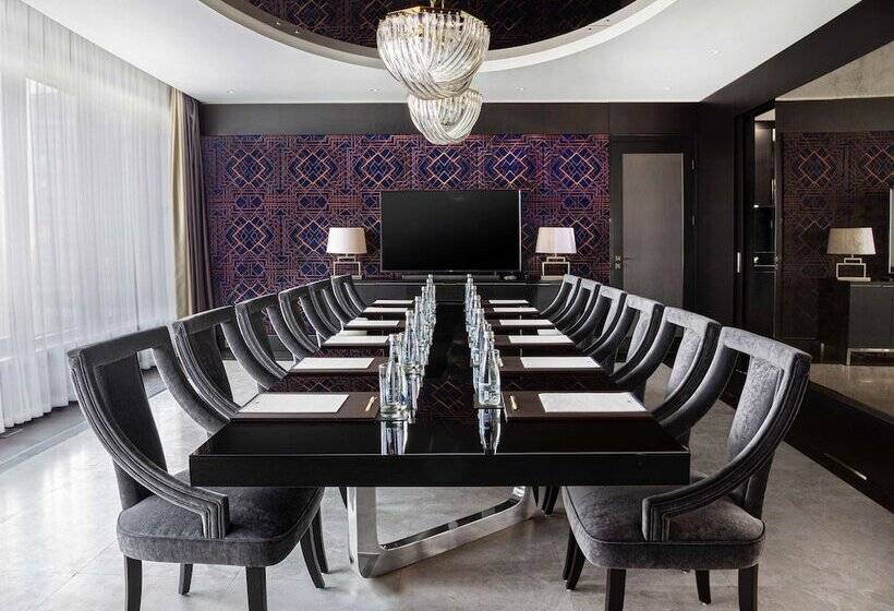 סוויטה נשיאותית, Doubletree By Hilton Hotel Minsk