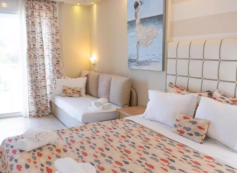 スーペリアトリプルルーム, Georgalas Sun Beach Resort
