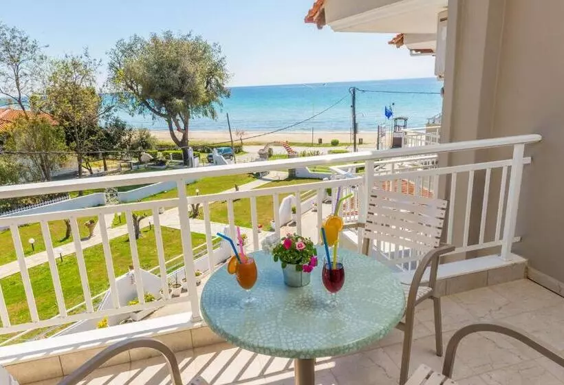 スーペリアトリプルルーム, Georgalas Sun Beach Resort