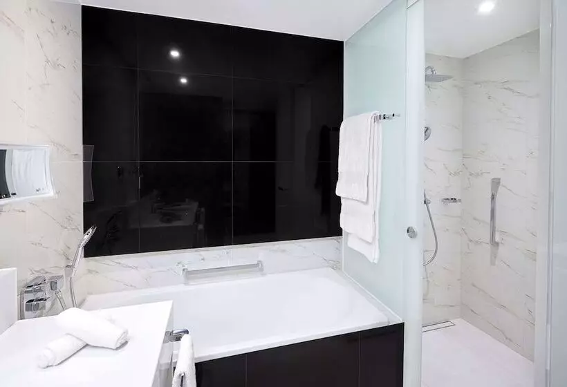 اتاق استاندارد با 2 تخت دوبل, Hilton Tallinn Park