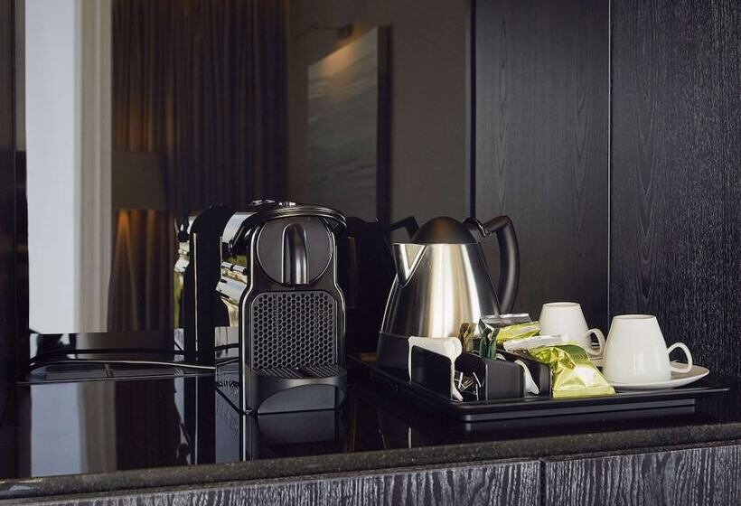 Люкс Deluxe Кровать Кинг, Hilton Tallinn Park