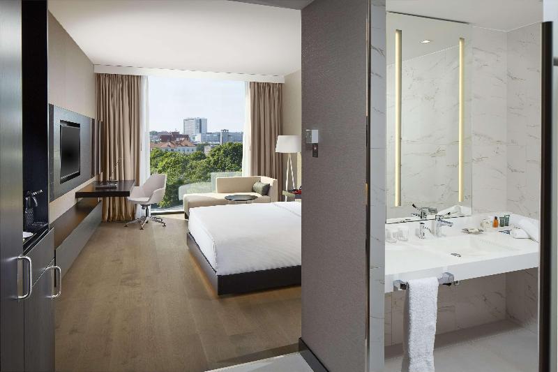 اتاق استاندارد با تخت بزرگ, Hilton Tallinn Park