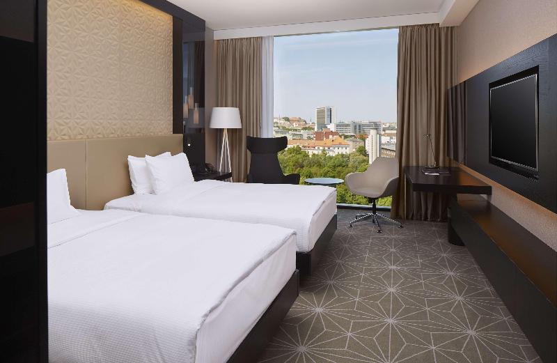 اتاق لوکس با چشم‌انداز, Hilton Tallinn Park