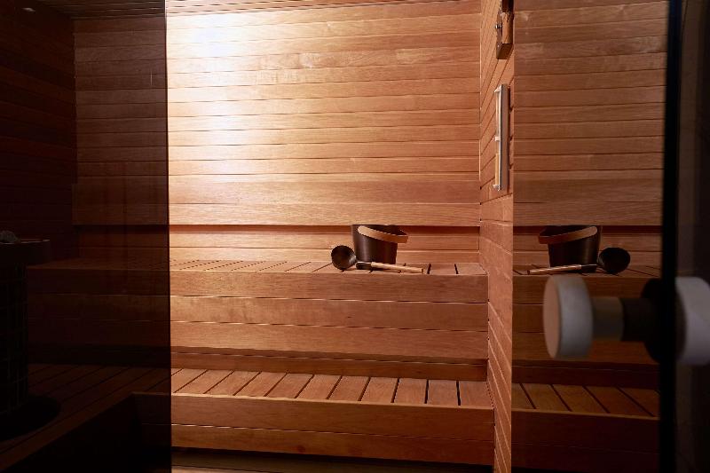 Люкс Deluxe Кровать Кинг, Hilton Tallinn Park