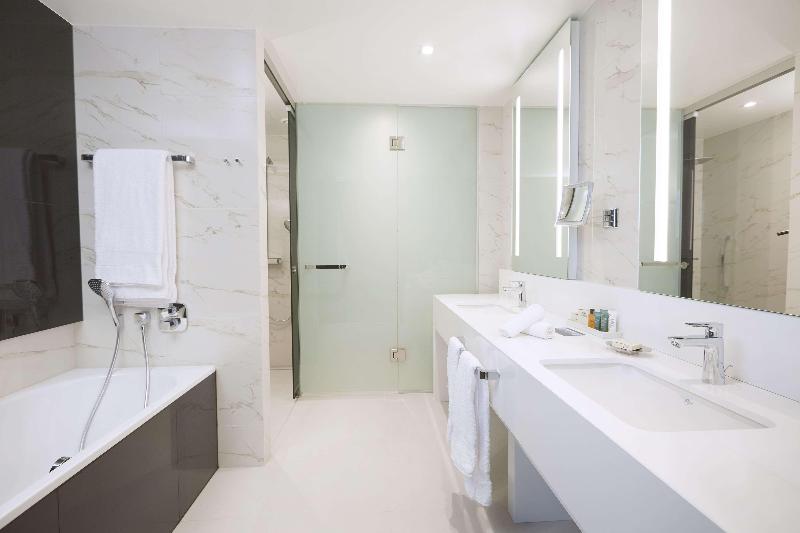 Номер Executive, Hilton Tallinn Park