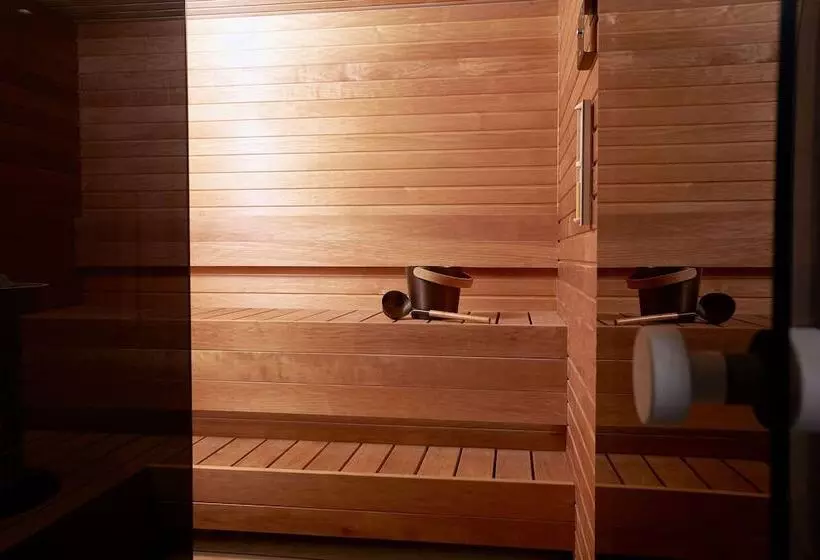 سوئیت با تخت بزرگ, Hilton Tallinn Park