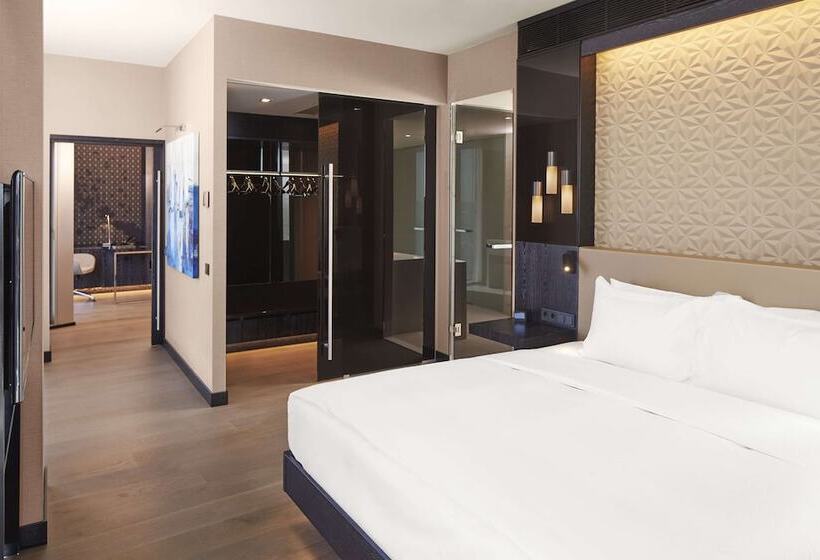 Люкс Кровать Кинг, Hilton Tallinn Park