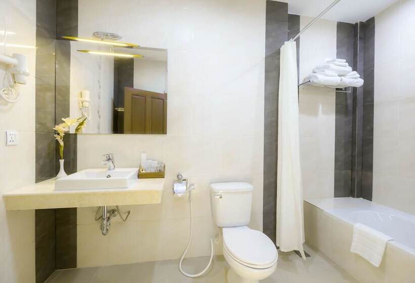 Suite, Kirirom Crystal