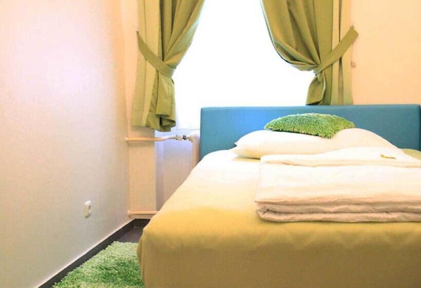 带共用浴室的标准房间, Very Central, 5 Min To City Center, Self Check In