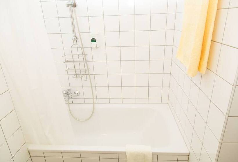 标准间, Very Central, 5 Min To City Center, Self Check In