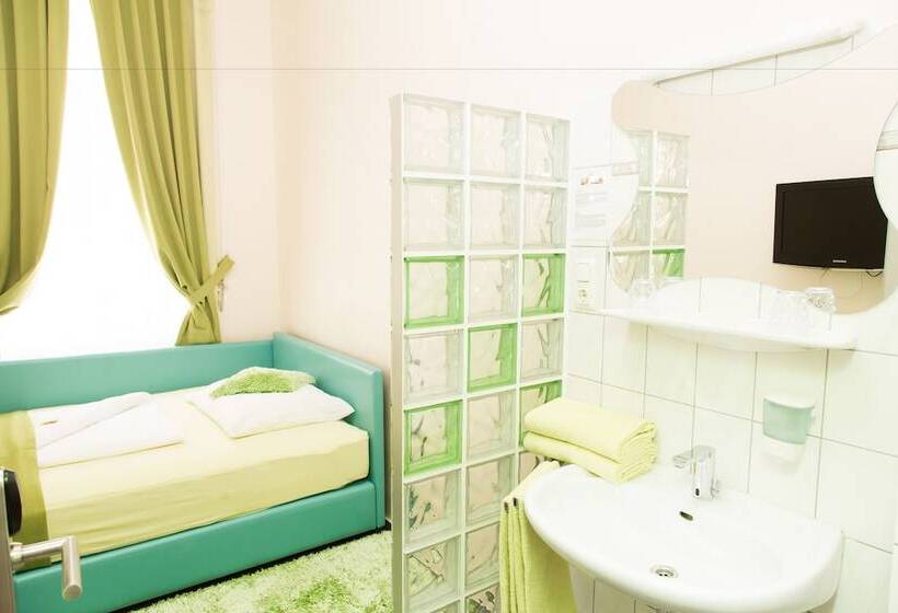 带共用浴室的标准房间, Very Central, 5 Min To City Center, Self Check In