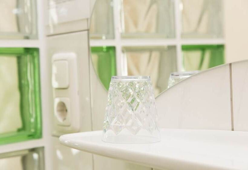 带共用浴室的标准房间, Very Central, 5 Min To City Center, Self Check In