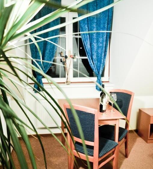 Quarto Estandar, Penzion G