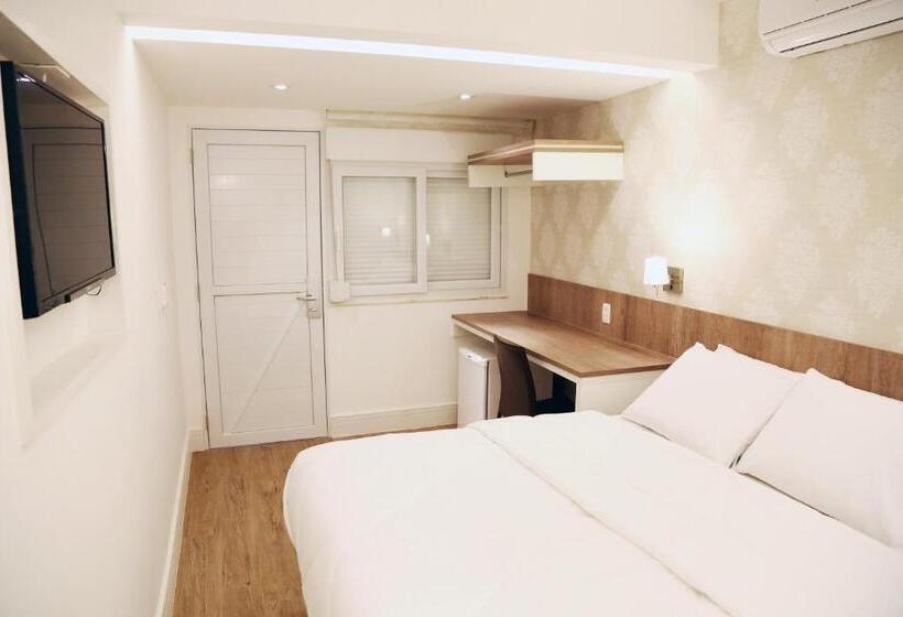 اتاق استاندارد, Sant  Martre