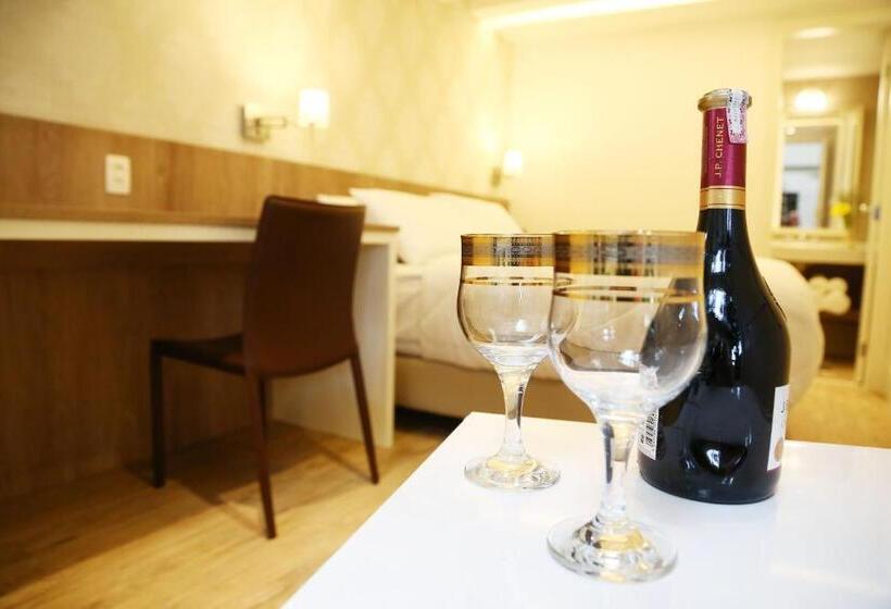 اتاق استاندارد, Sant  Martre