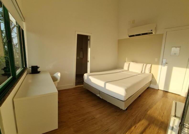 سوئیت پریمیوم, Sant  Martre