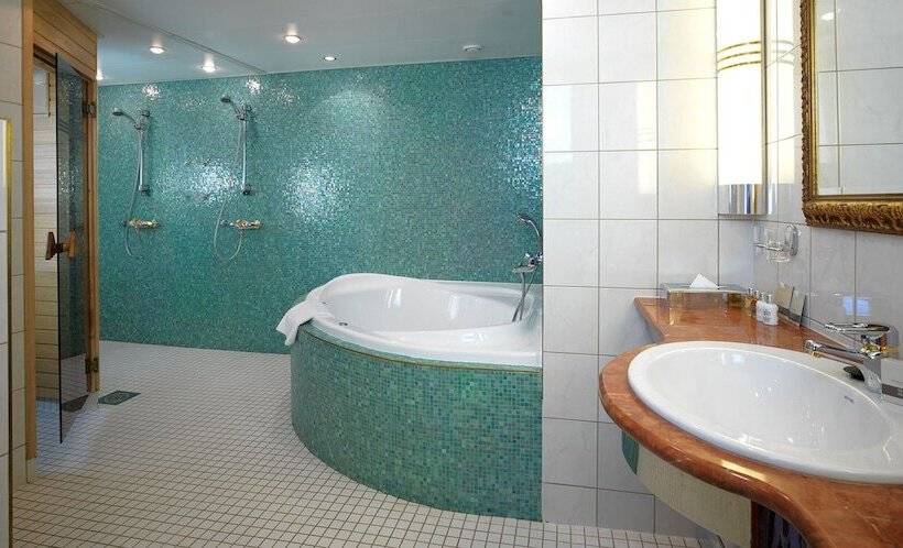 סוויטה אקזקיוטיב, Sunborn London Yacht