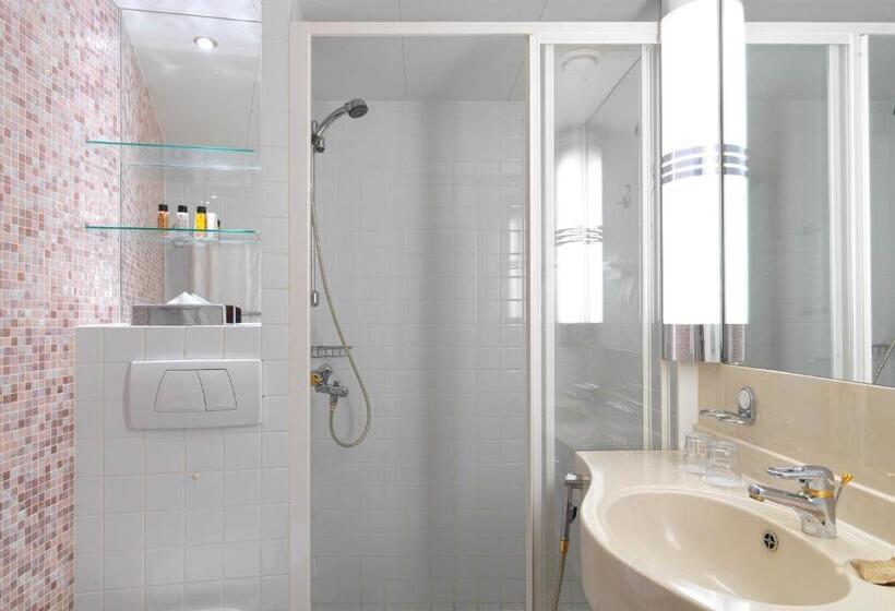 חדר אקזקיוטיב חדר קינג, Sunborn London Yacht