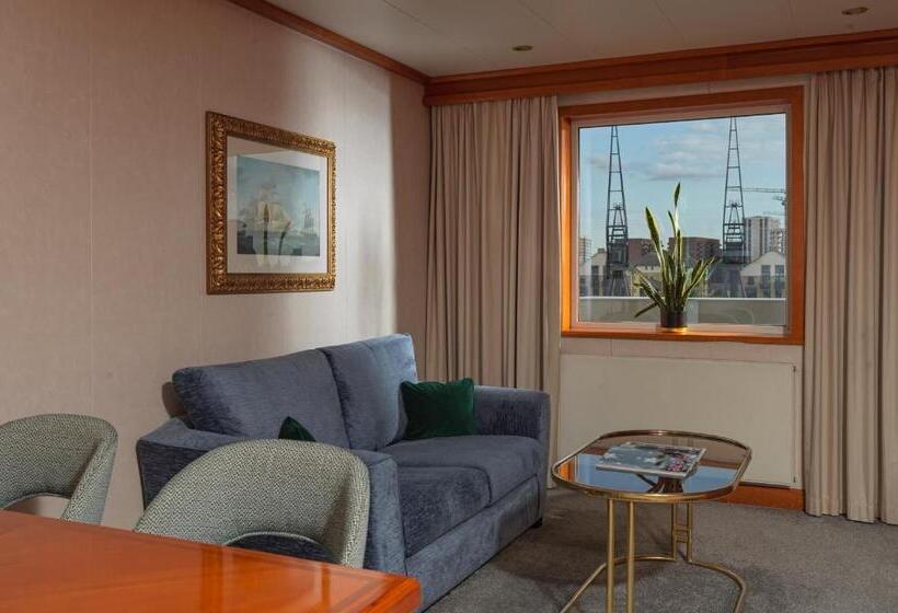 Junior suite with river view, Sunborn London Yacht