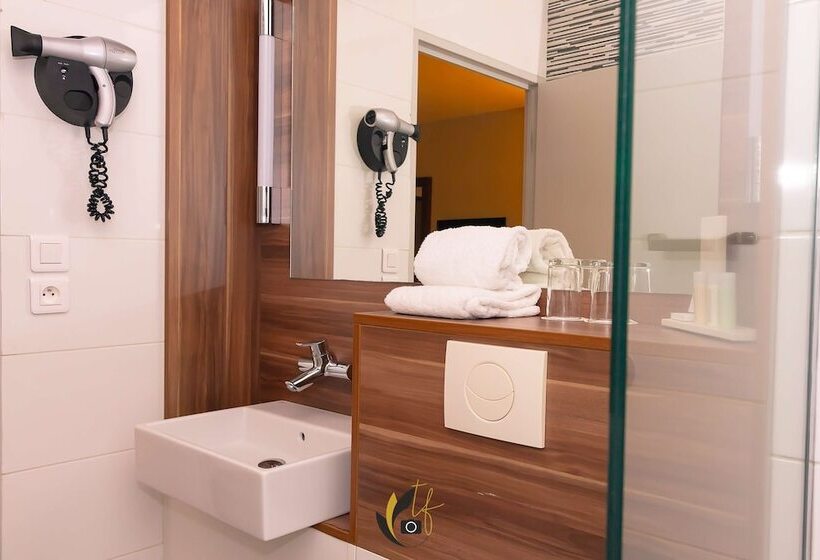 חדר סטנדרט מיטה זוגית, Tulip Inn Sainte Clotilde, La Réunion