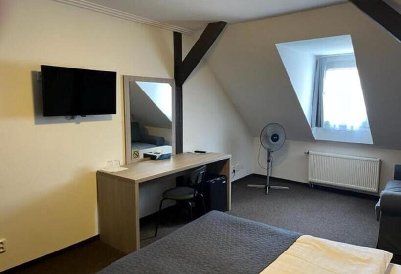 غرفة قياسية, U Dvou Medvídků