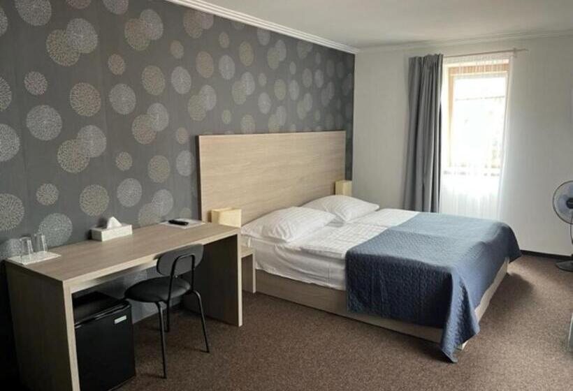 غرفة قياسية, U Dvou Medvídků