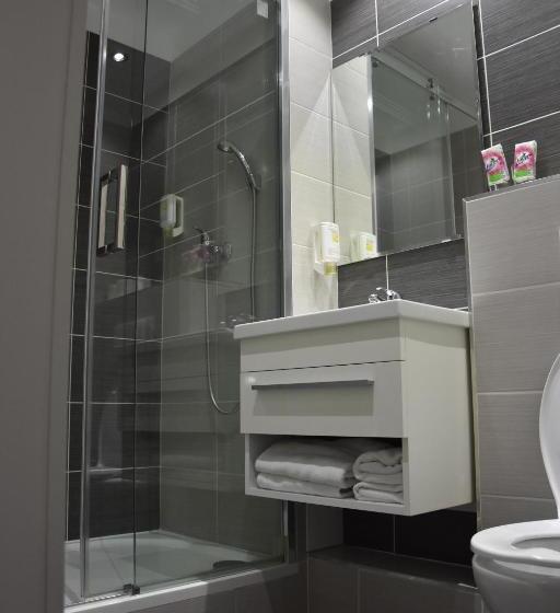 غرفة قياسية, U Dvou Medvídků