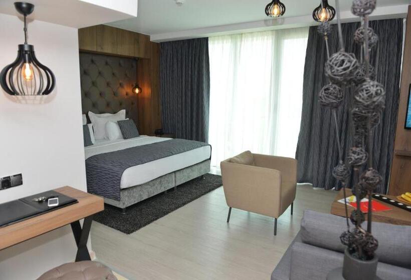 سوئیت با وان آب گرم, Yalova Lova Hotel & Spa Yalova