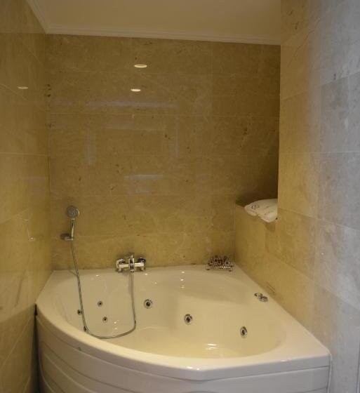 سوئیت با وان آب گرم, Yalova Lova Hotel & Spa Yalova