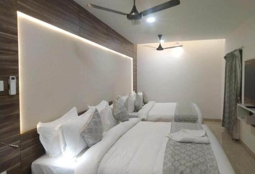 家庭套房, Residenza Adhikrishna Arcade