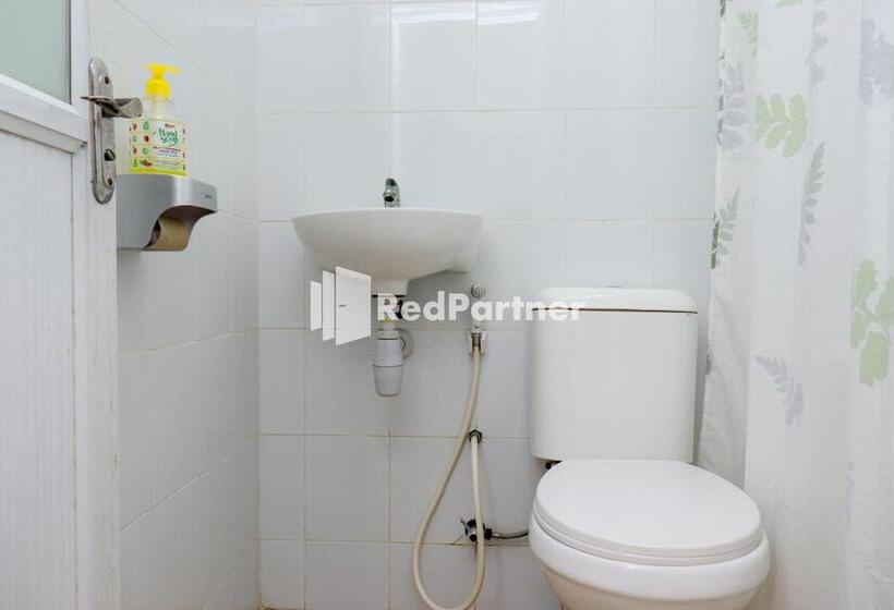 Номер Стандарт, Sahabat Pantai Guest House Mitra Reddoorz