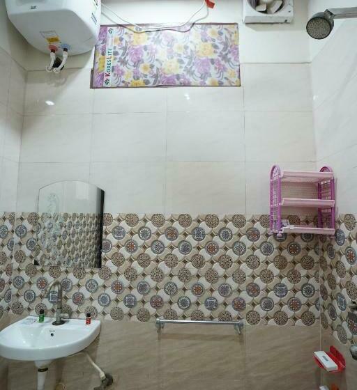 Quarto Deluxe, Virasat Palace