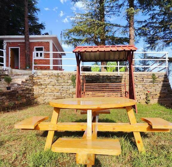 חדר סטנדרט נוף להרים, The Roots Hotel & Resort Jalna Almora