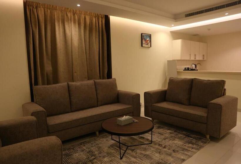 Suite with Terrace, ايتن للشقق المخدومه