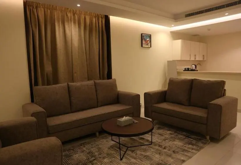Suite with Terrace, ايتن للشقق المخدومه