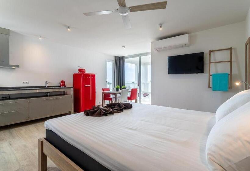 اتاق لوکس با بالکن و چشمانداز دریا, Chogogo Dive & Beach Resort Bonaire