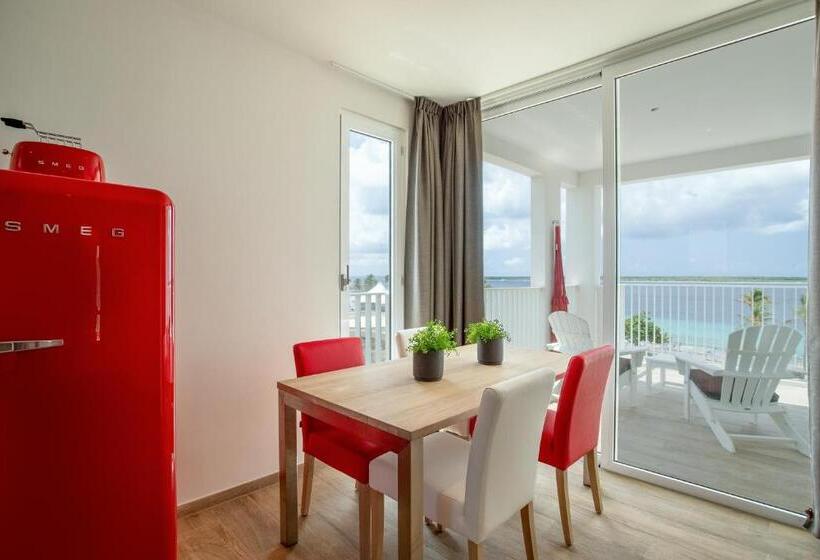 اتاق لوکس با بالکن و چشمانداز دریا, Chogogo Dive & Beach Resort Bonaire