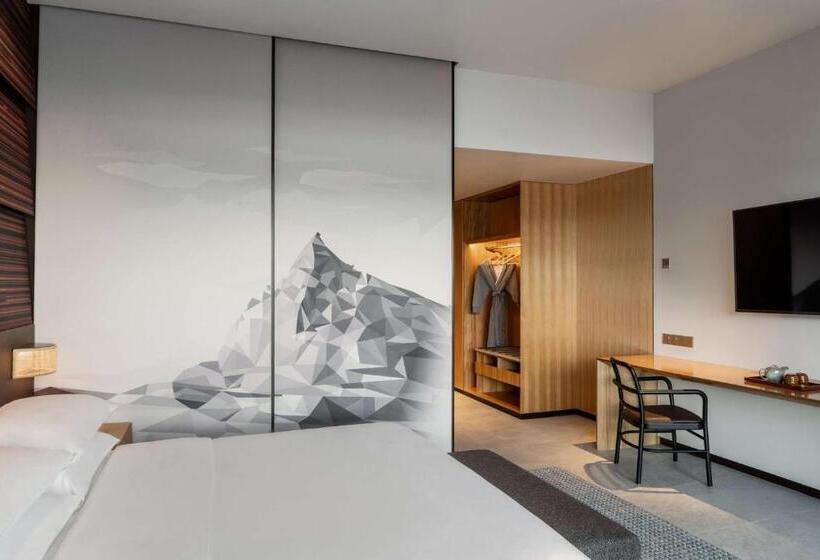 חדר סטנדרט עם מיטת קינג, Hyatt Centric Kota Kinabalu