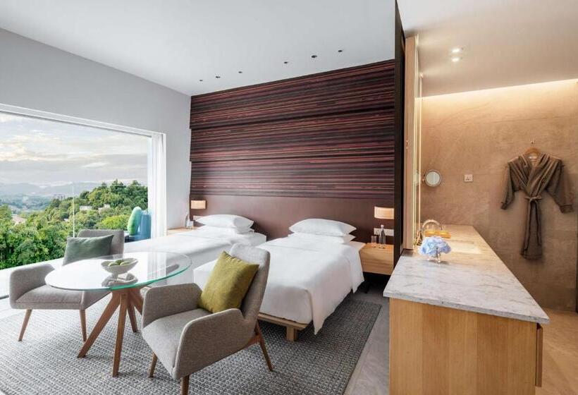 חדר סטנדרט עם נוף, Hyatt Centric Kota Kinabalu