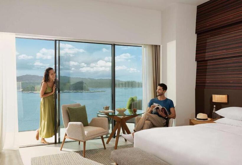 스탠다드 룸 킹사이즈 침대, Hyatt Centric Kota Kinabalu