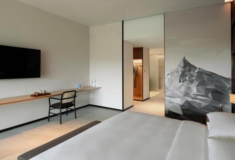 חדר דלוקס, מיטת קינג עם נוף, Hyatt Centric Kota Kinabalu