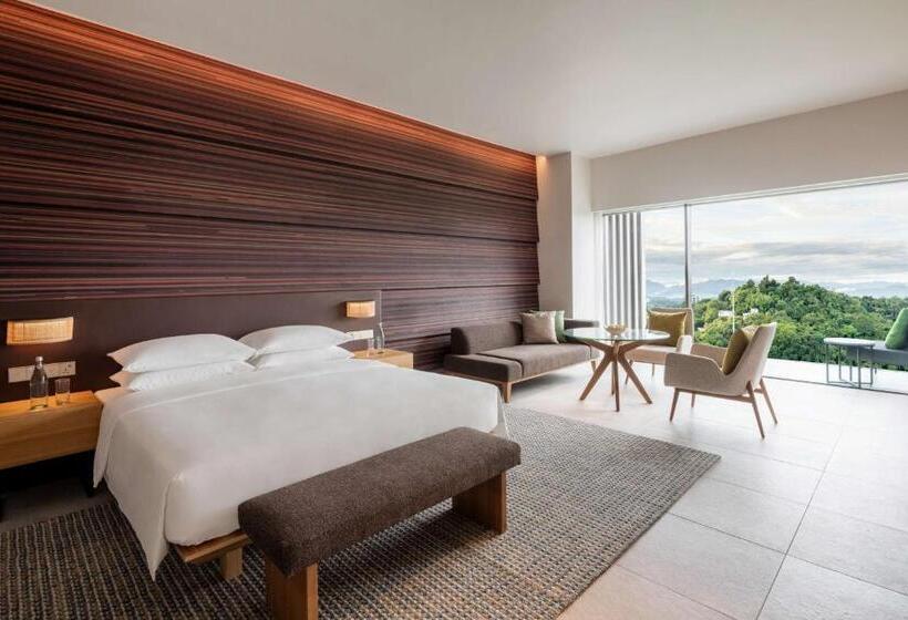 חדר דלוקס, מיטת קינג עם נוף, Hyatt Centric Kota Kinabalu