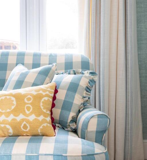 Superiorrum King Size Säng, Flint House   Goodwood Events