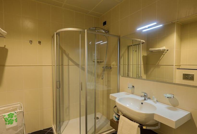 اتاق استاندارد, Heliconia Park   Port Harcourt