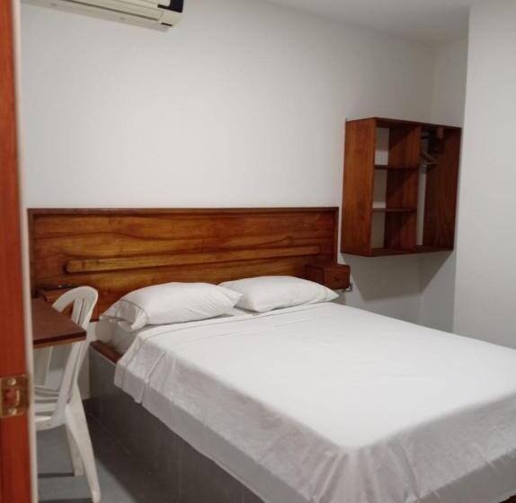 标准间, San Adolfo