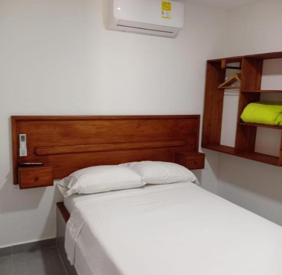 标准间, San Adolfo