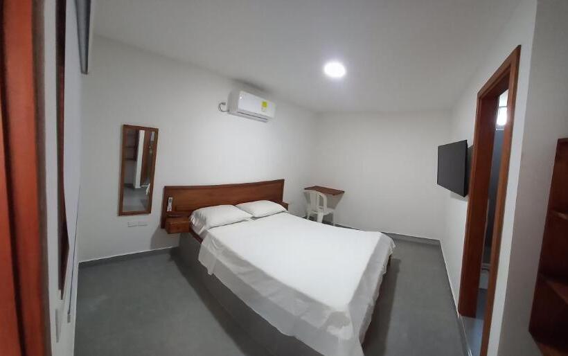 标准间, San Adolfo